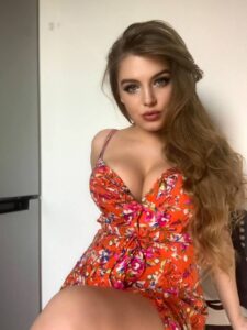 Карина проститутка СПБ, снять проститутку в Санкт Петербурге, метро Владимирская - фото 1